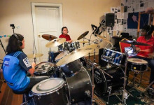 photos_2018_mike-alba-drums-brunei_07